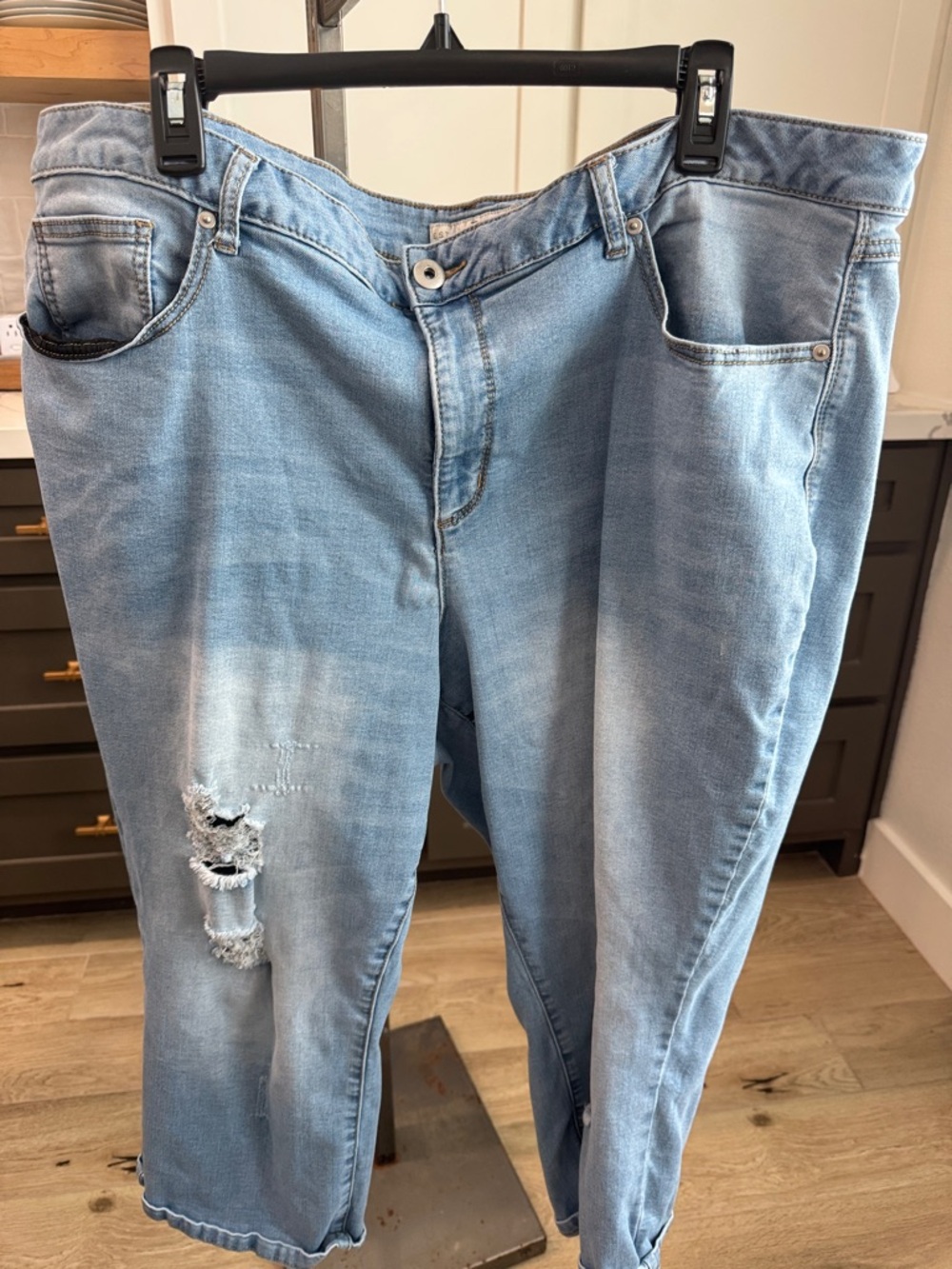 Light Blue Women's Cropped Distressed Jeans